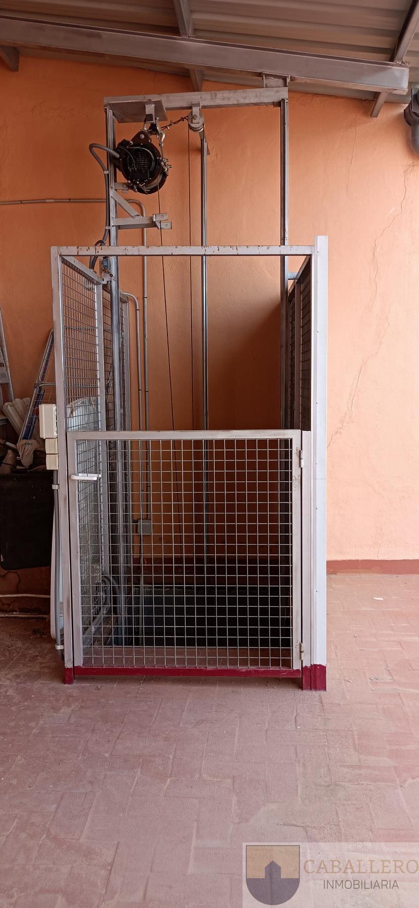 For sale of building in Murcia