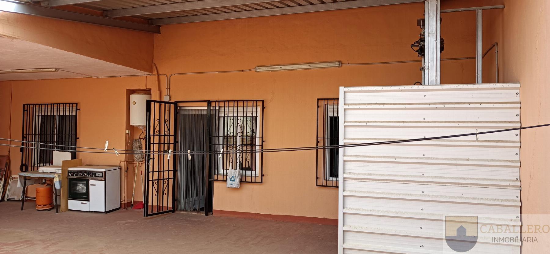 For sale of building in Murcia