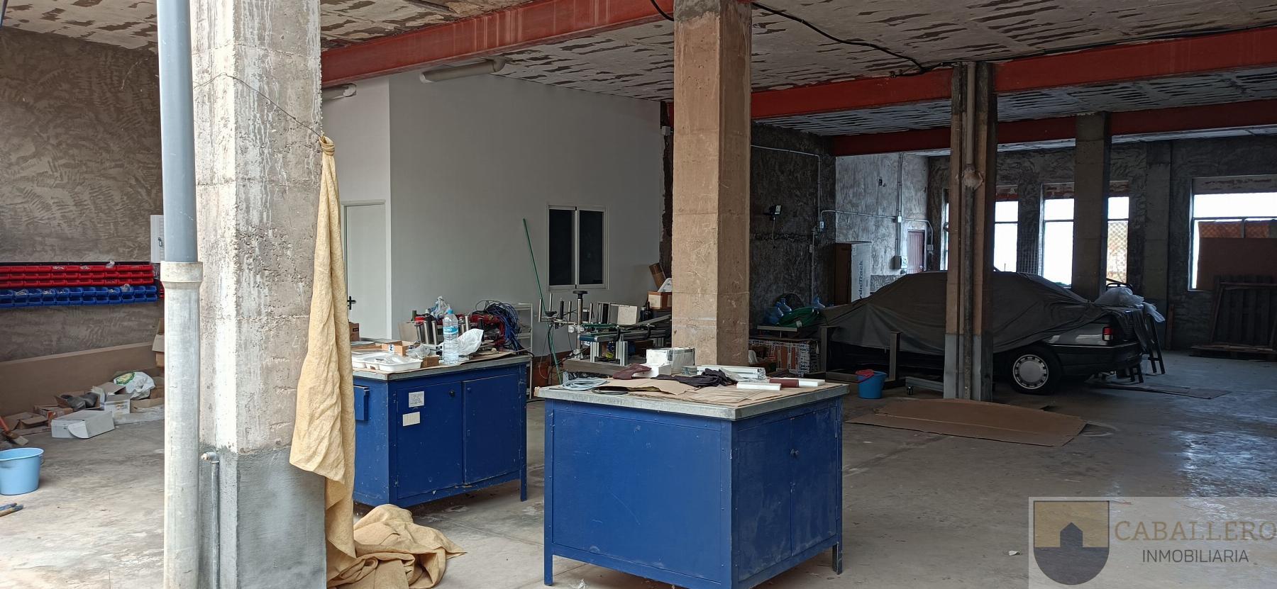 For sale of building in Murcia