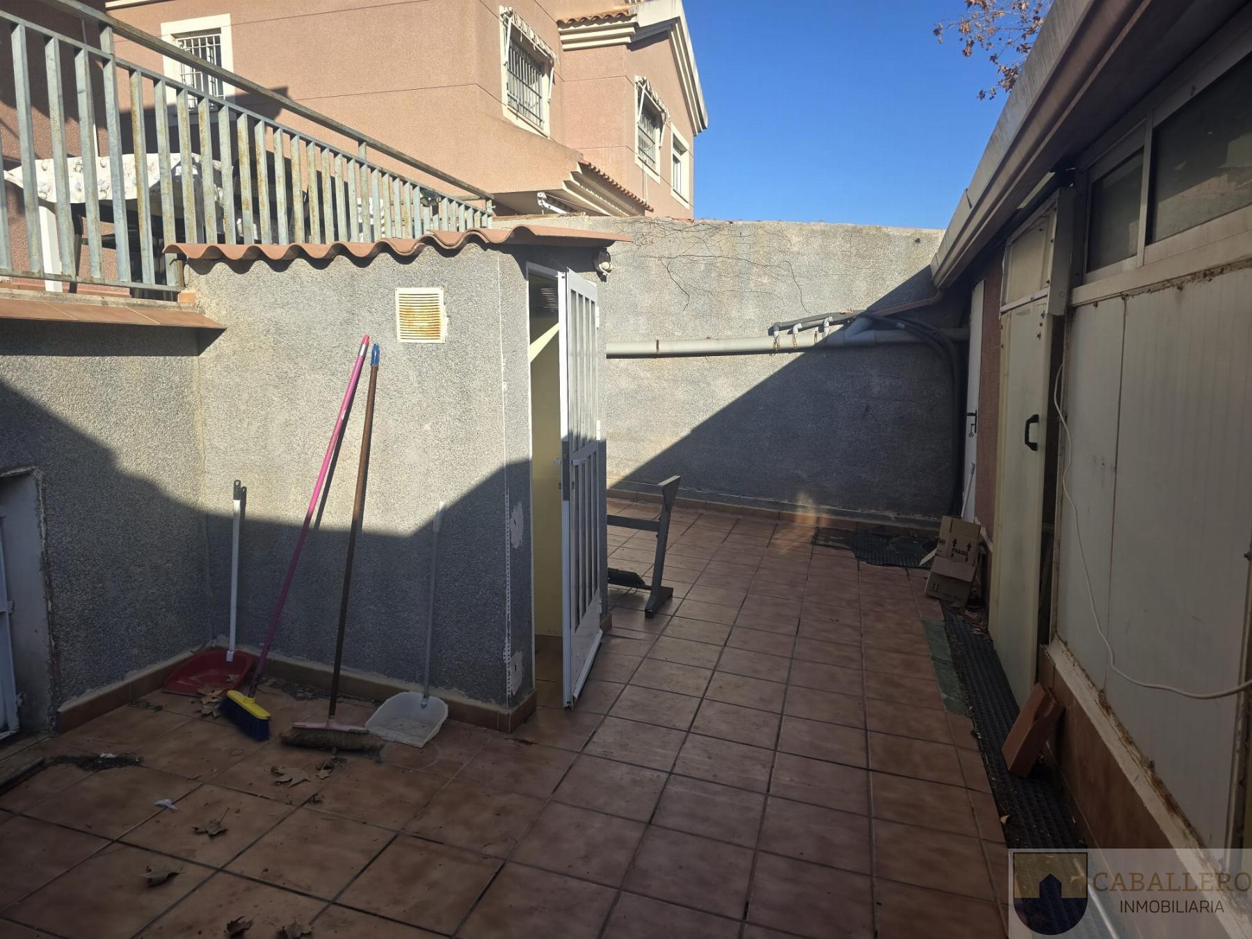 For sale of duplex in Murcia