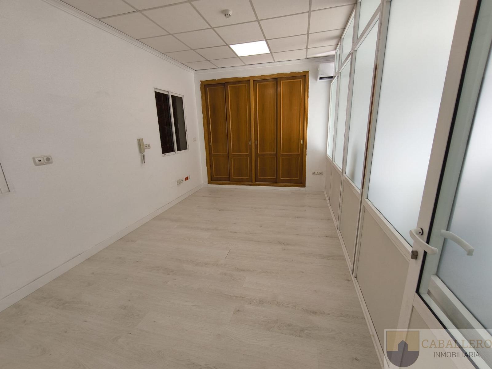 For rent of industrial plant/warehouse in Murcia
