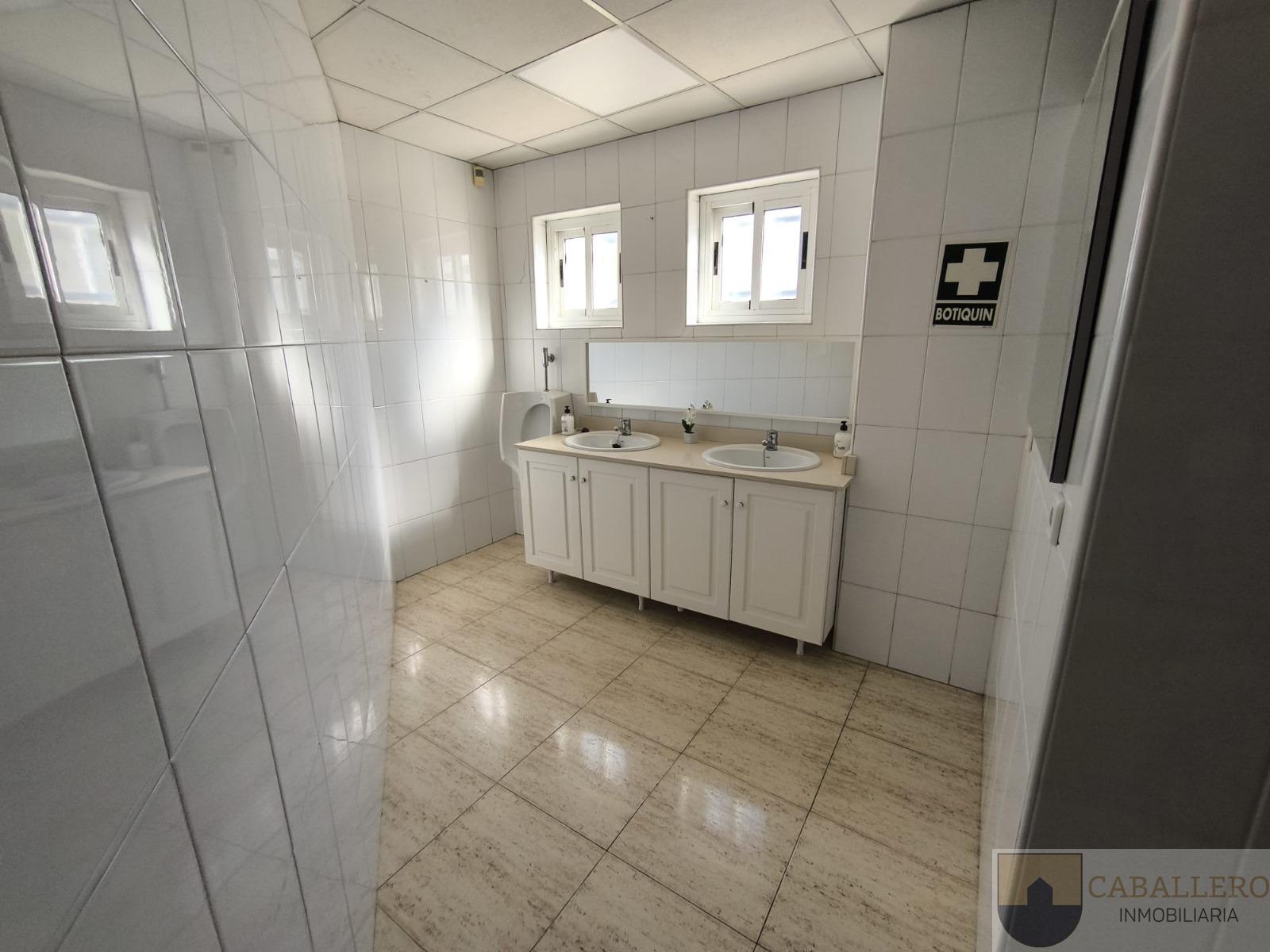 For rent of industrial plant/warehouse in Murcia