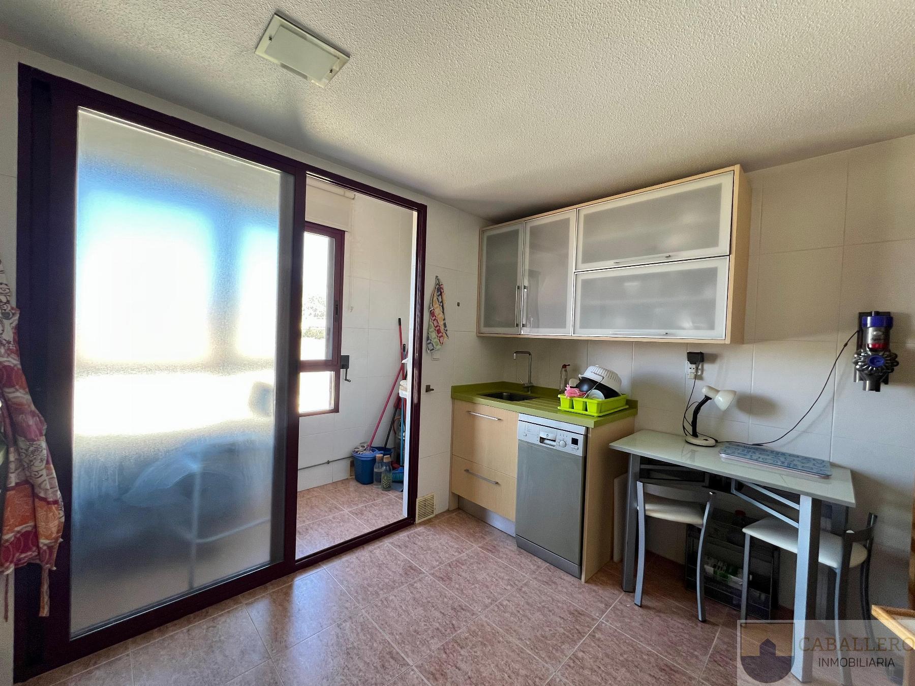 For sale of penthouse in Murcia