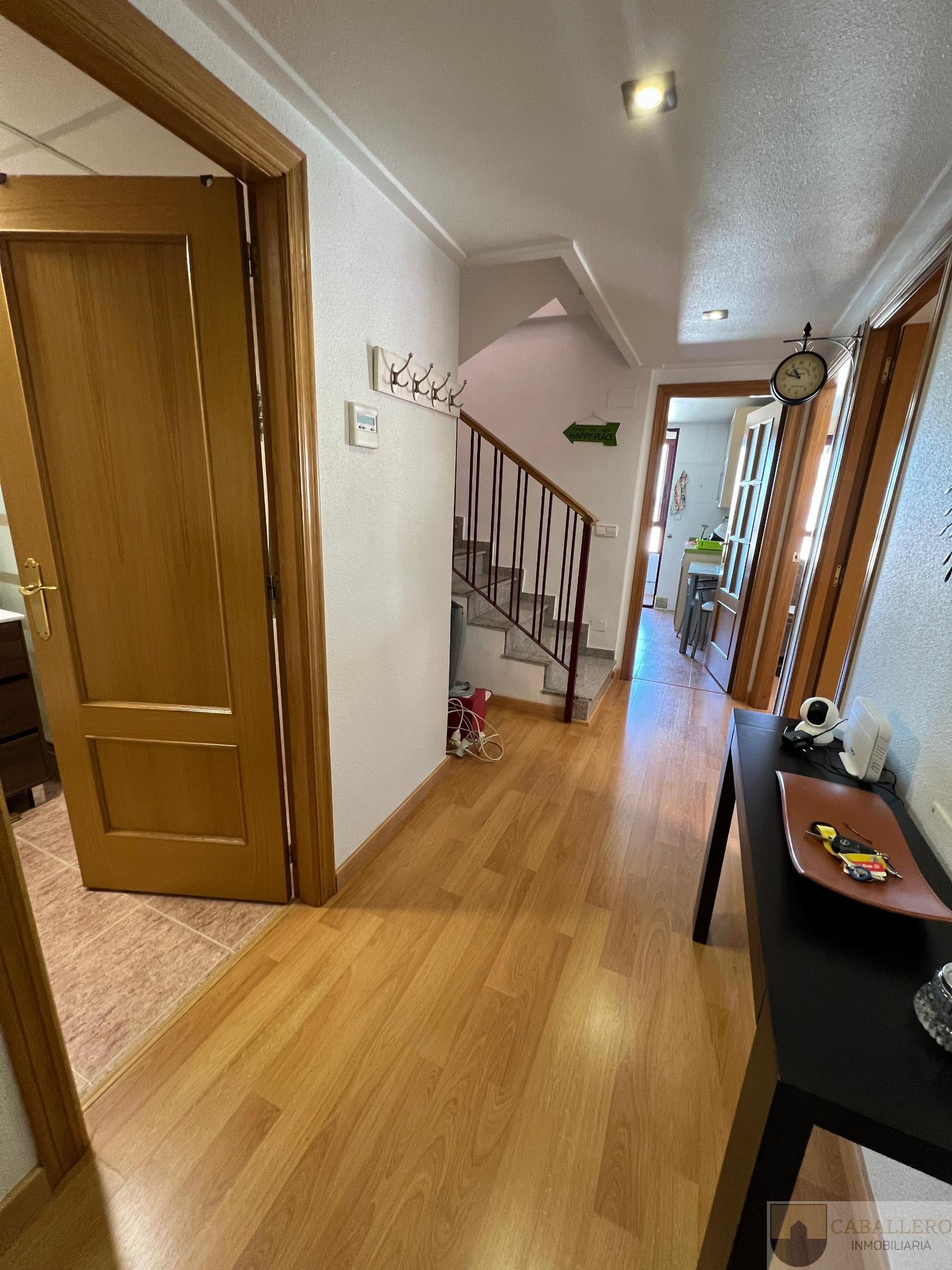 For sale of penthouse in Murcia