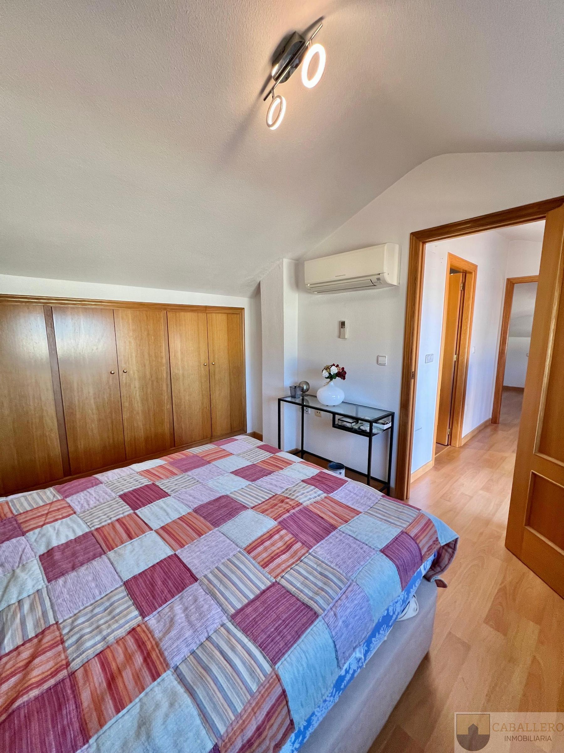 For sale of penthouse in Murcia