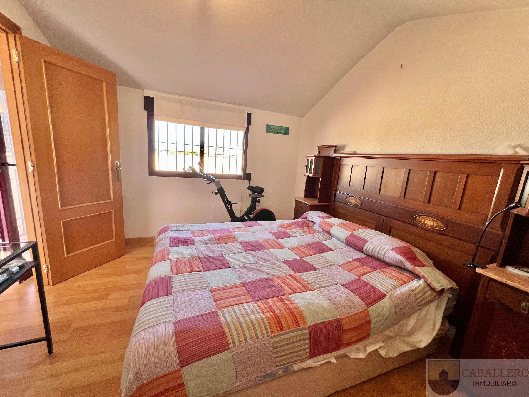 For sale of penthouse in Murcia