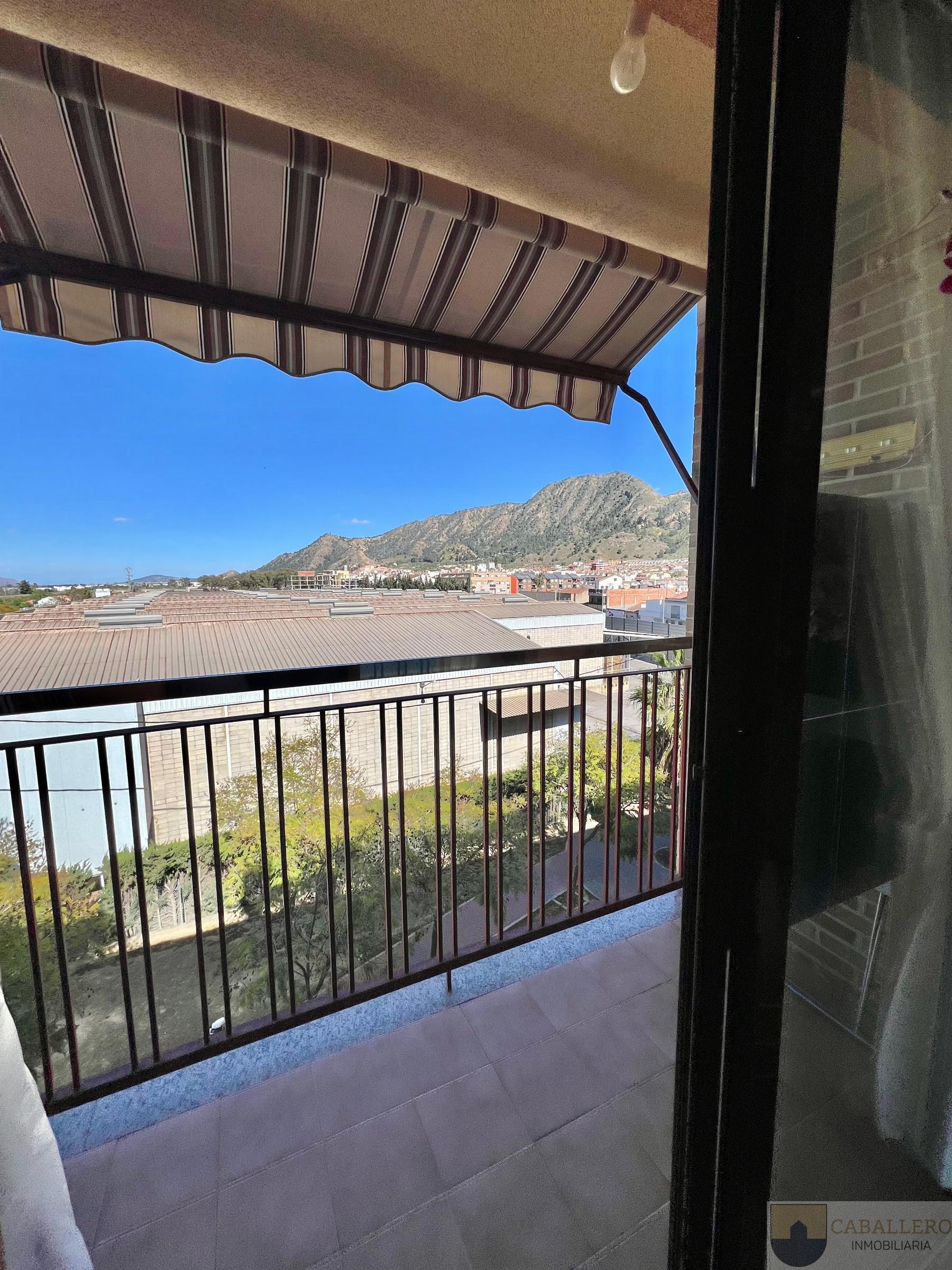 For sale of penthouse in Murcia