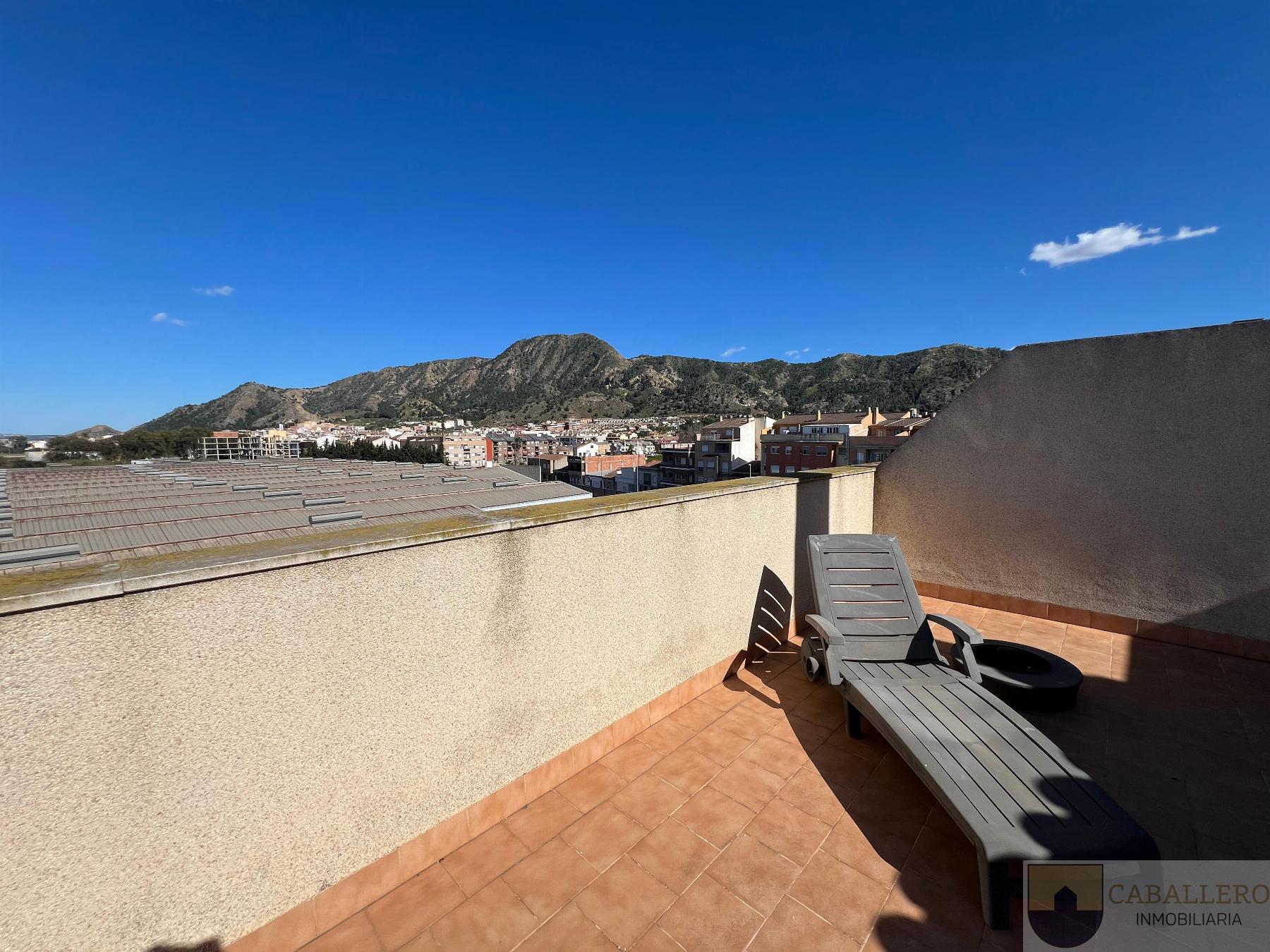 For sale of penthouse in Murcia