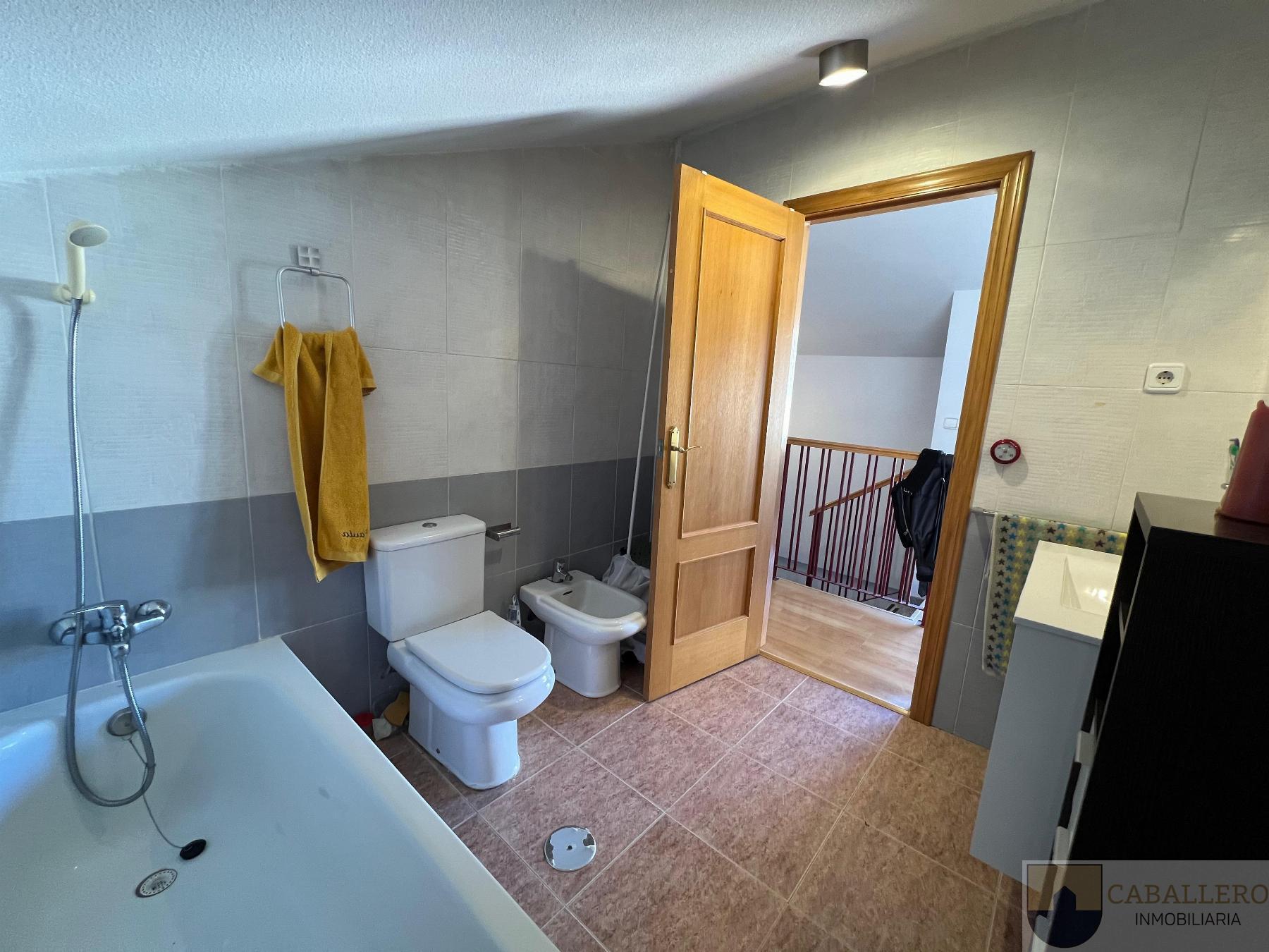 For sale of penthouse in Murcia