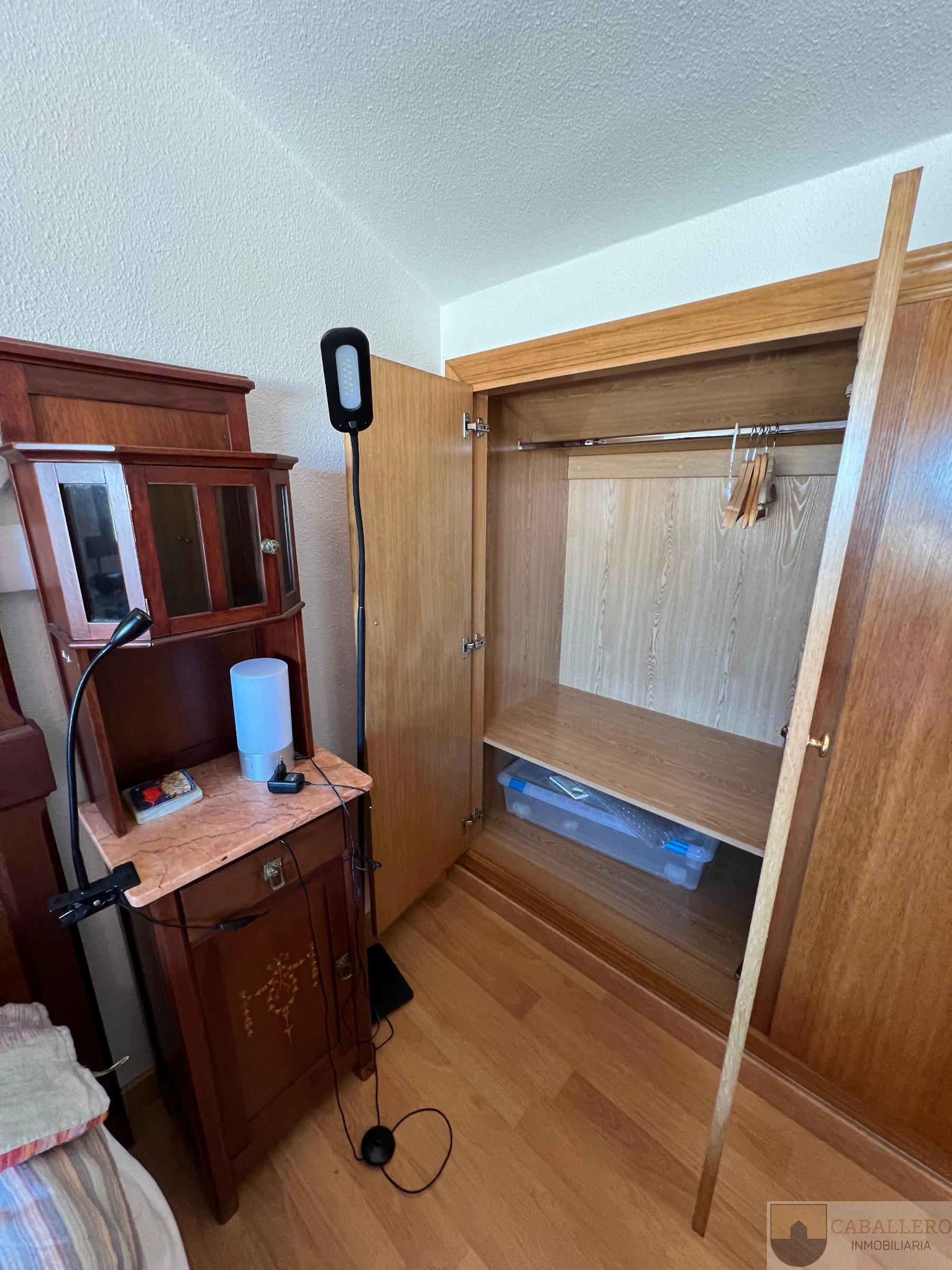 For sale of penthouse in Murcia