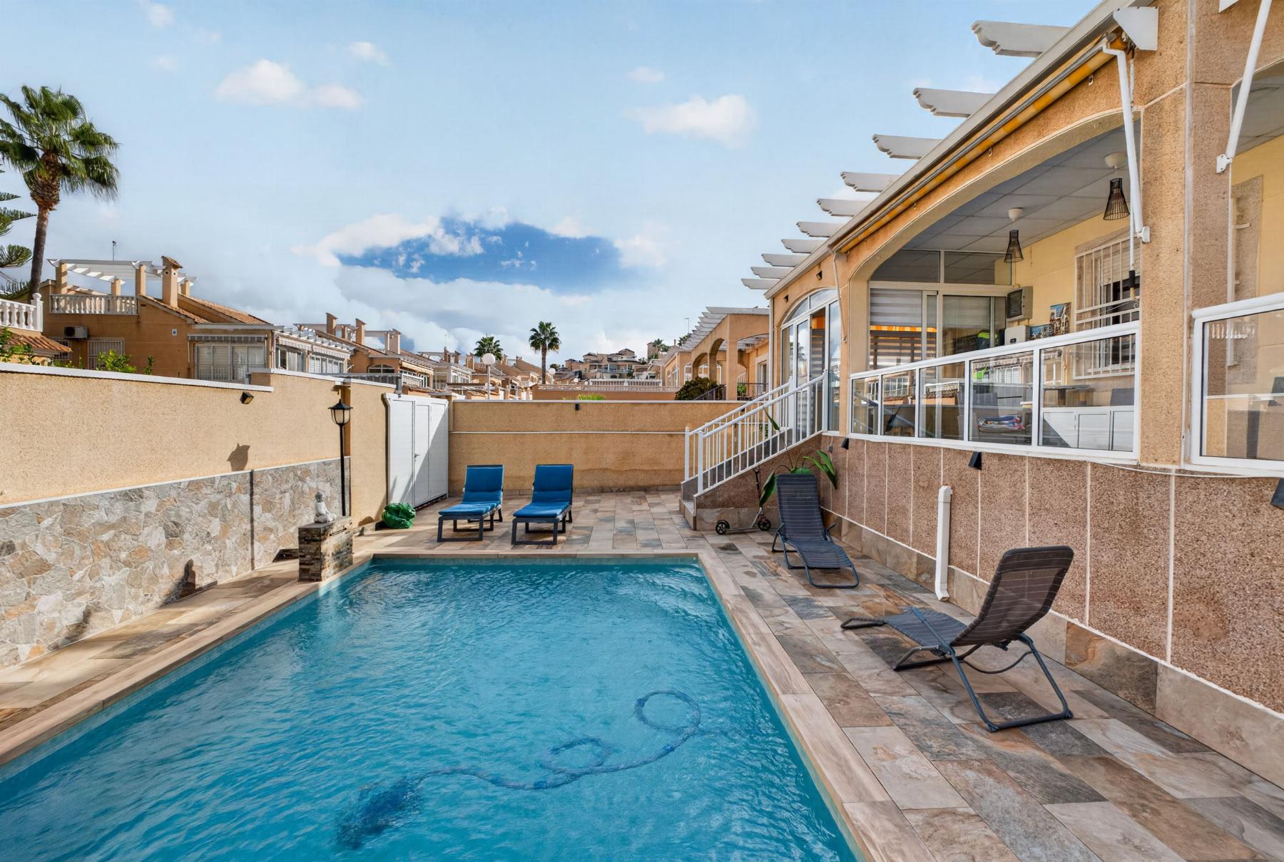 Venta de chalet en Orihuela Costa