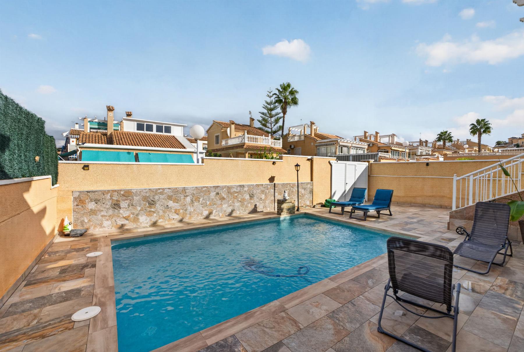 Venta de chalet en Orihuela Costa