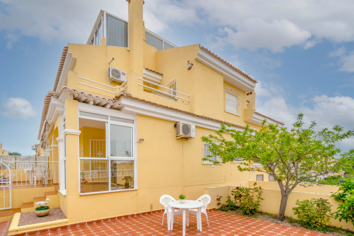 Venta de chalet en Orihuela Costa