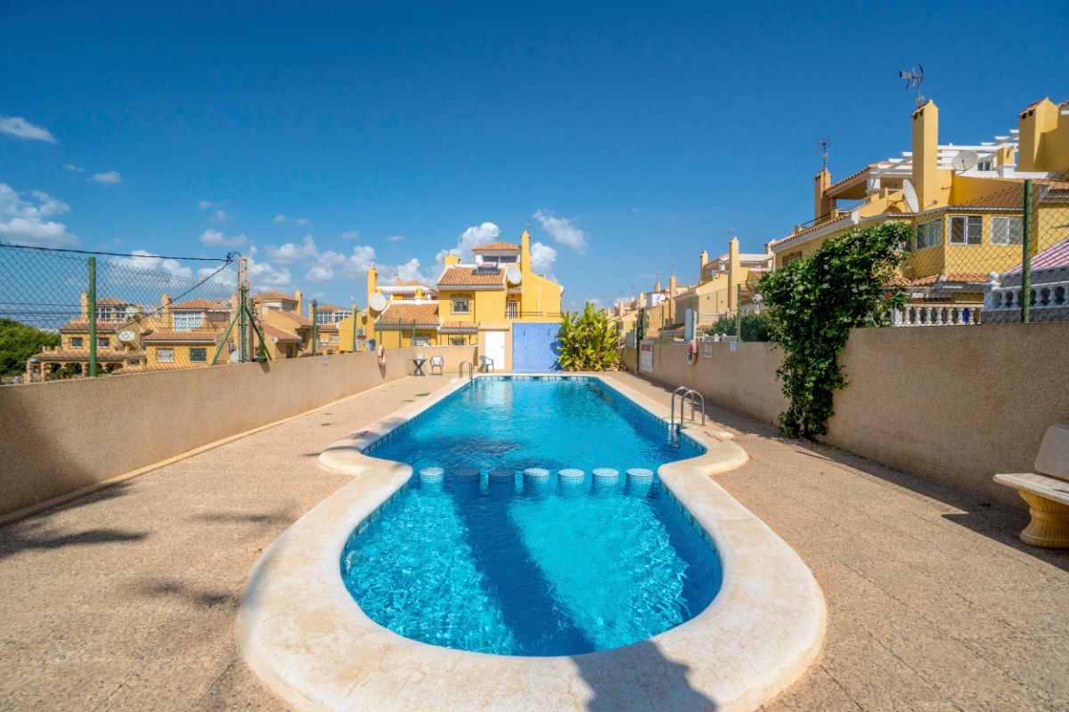 For sale of chalet in Orihuela Costa
