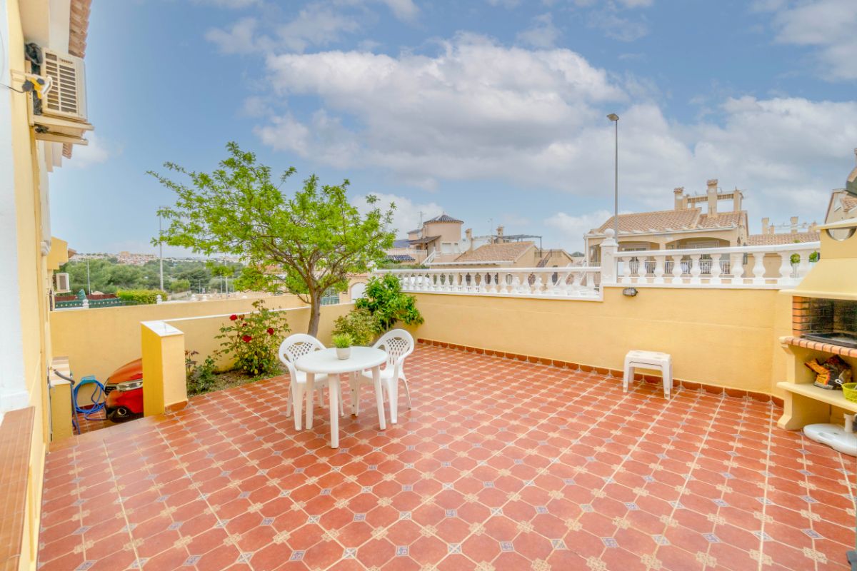 For sale of chalet in Orihuela Costa