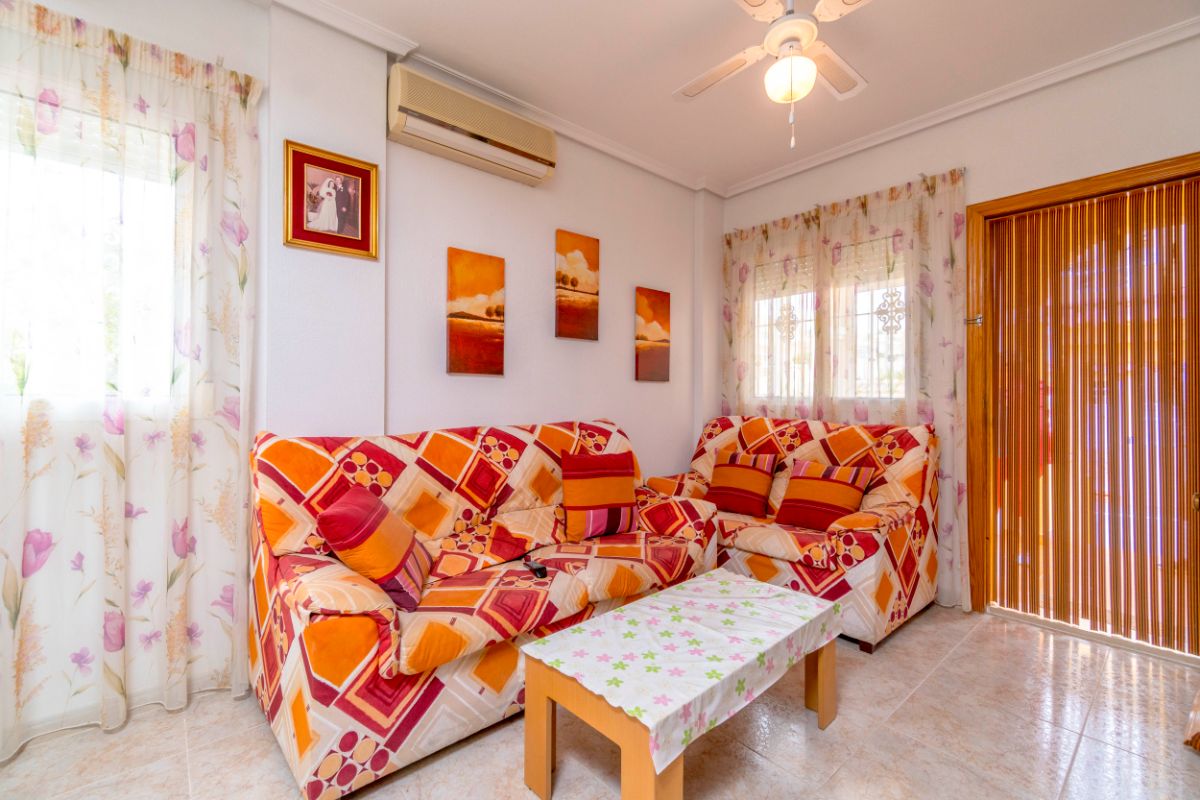 For sale of chalet in Orihuela Costa
