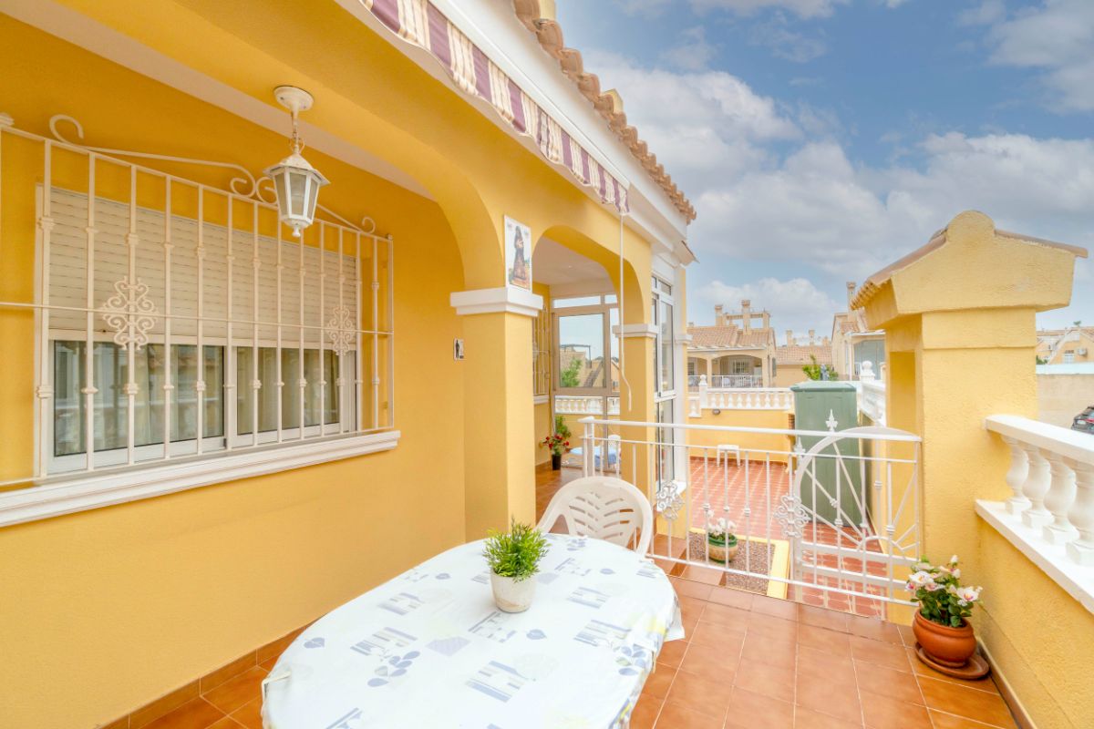 For sale of chalet in Orihuela Costa