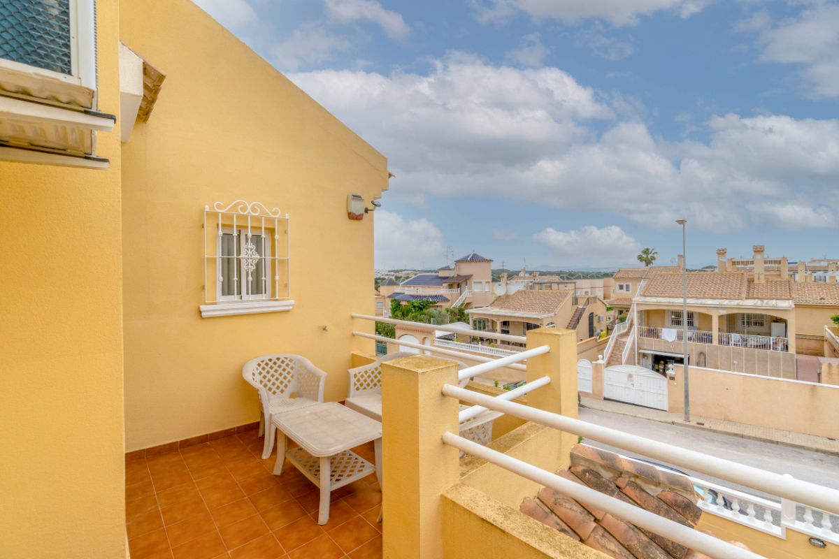For sale of chalet in Orihuela Costa