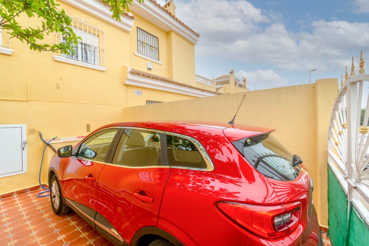 For sale of chalet in Orihuela Costa