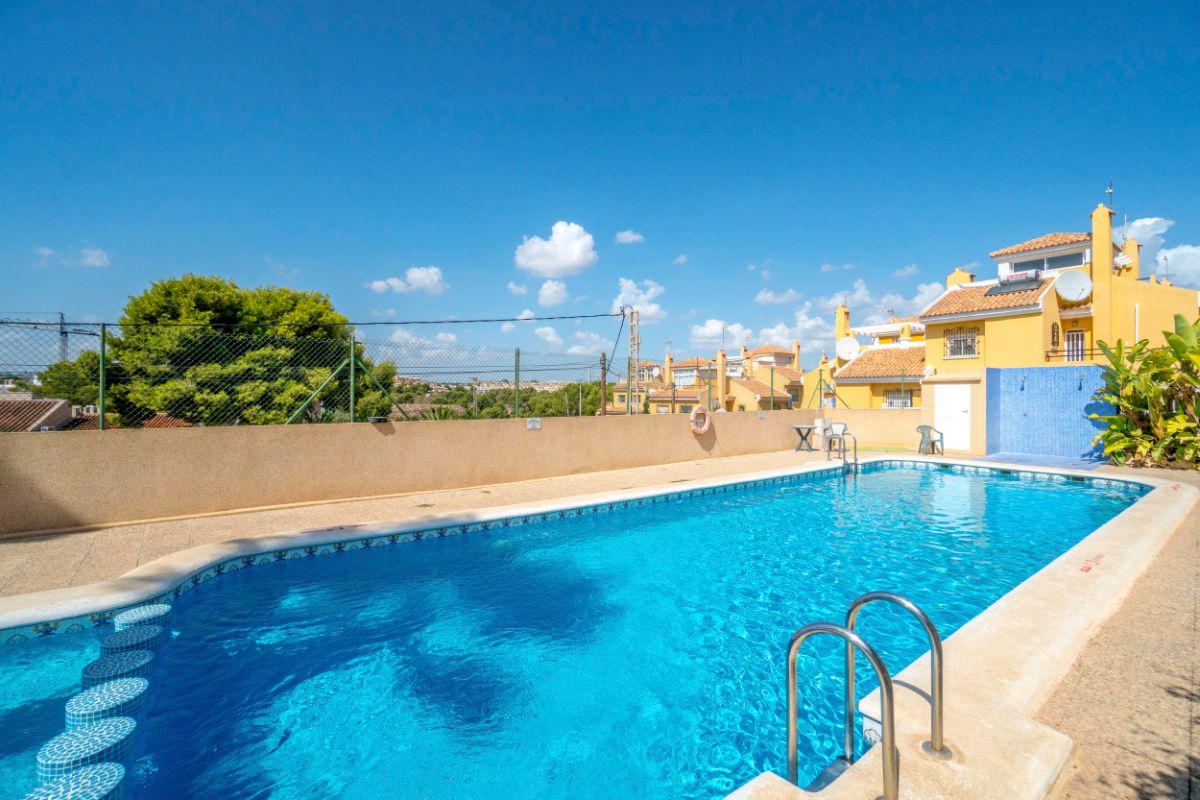 For sale of chalet in Orihuela Costa