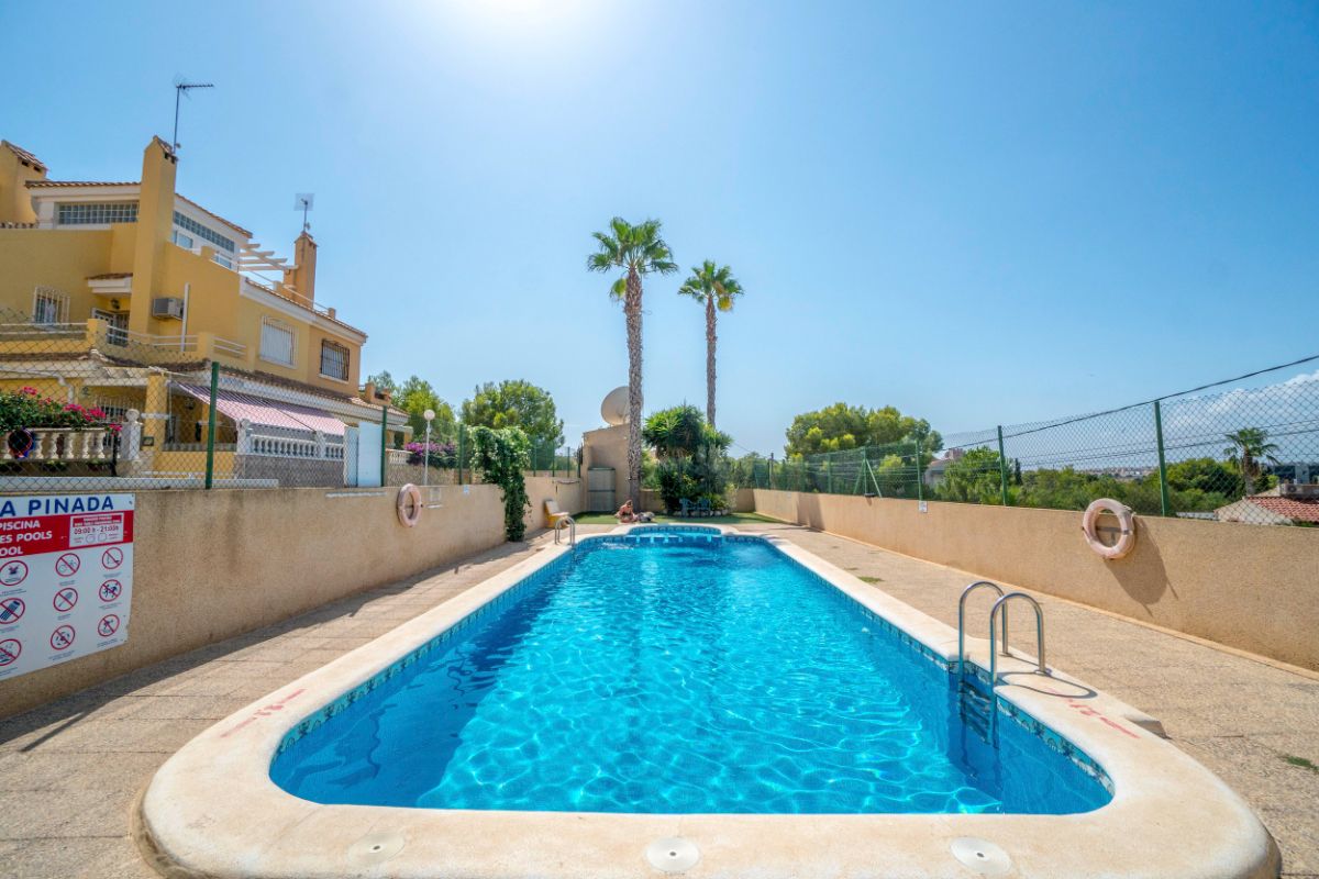 For sale of chalet in Orihuela Costa