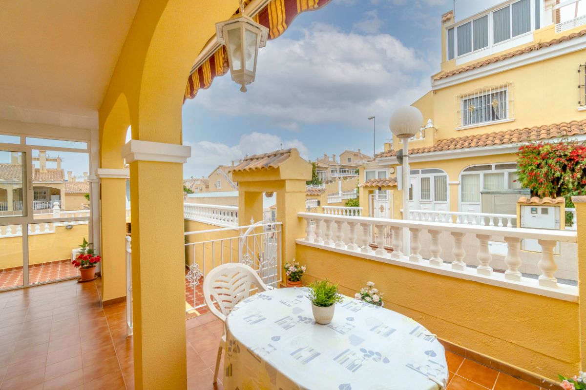 For sale of chalet in Orihuela Costa