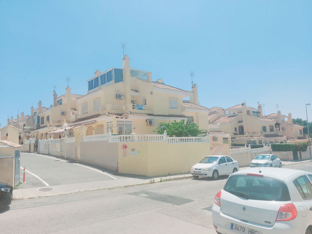 For sale of chalet in Orihuela Costa