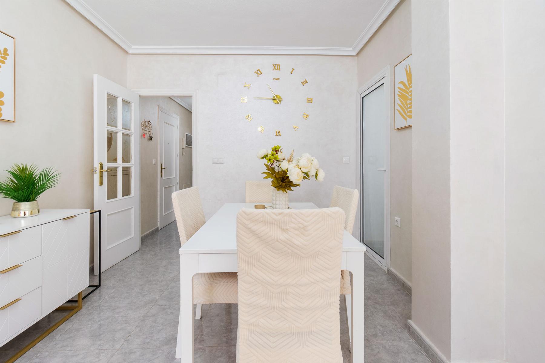 For sale of apartment in Los Montesinos