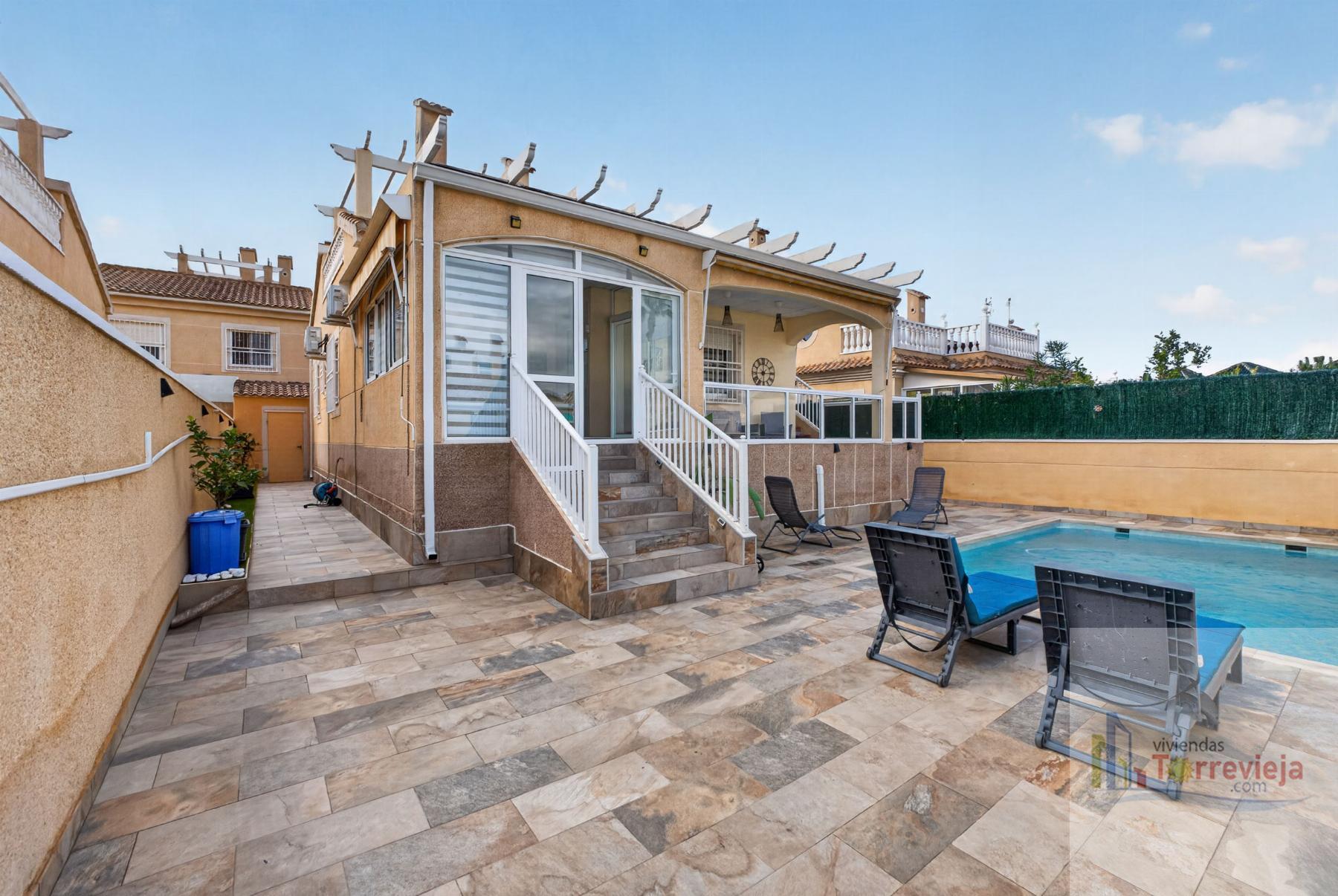 Venta de chalet en Orihuela Costa
