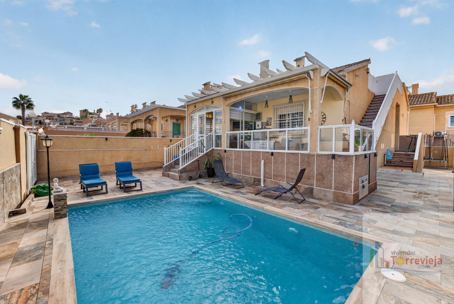 Venta de chalet en Orihuela Costa