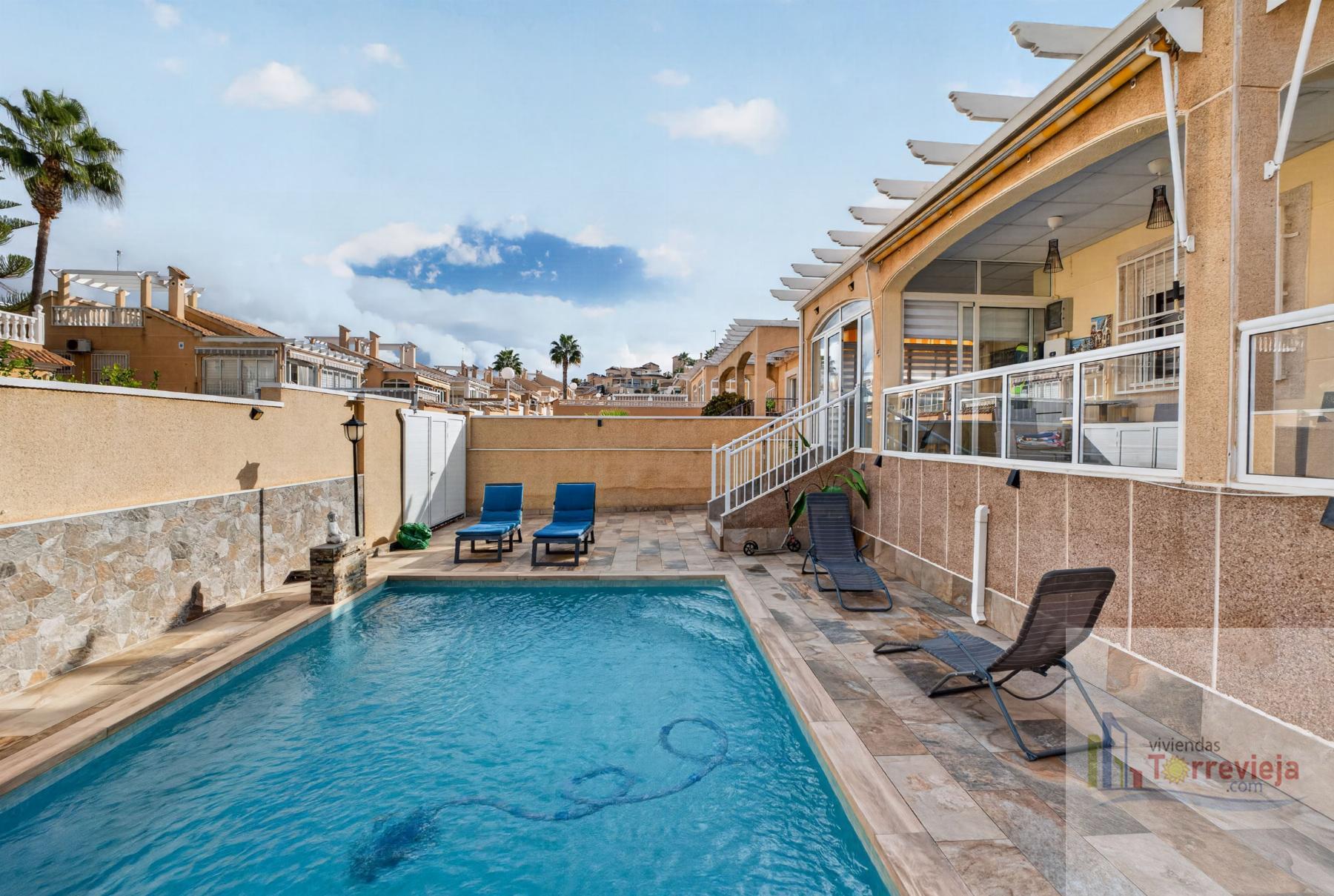 Venta de chalet en Orihuela Costa