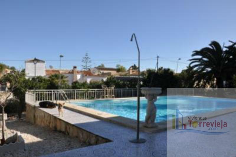 For sale of chalet in Torrevieja