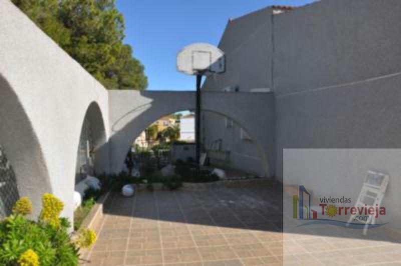 For sale of chalet in Torrevieja