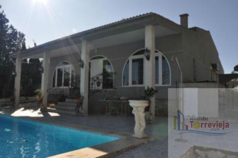 For sale of chalet in Torrevieja