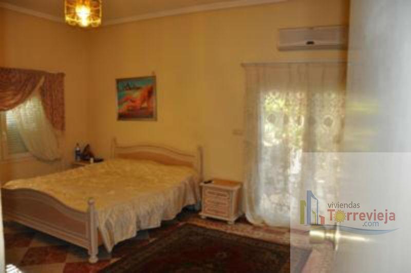 For sale of chalet in Torrevieja