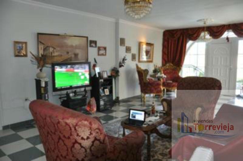 For sale of chalet in Torrevieja