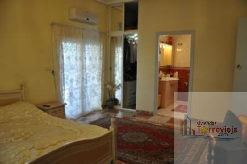 For sale of chalet in Torrevieja