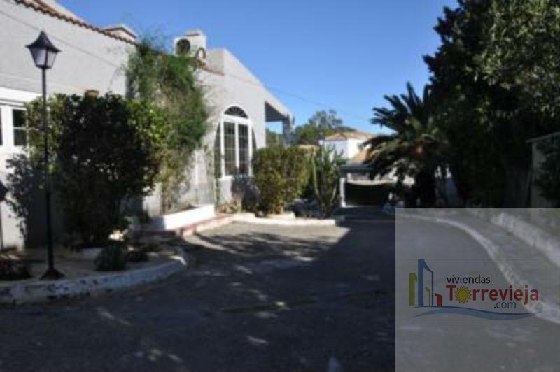 For sale of chalet in Torrevieja