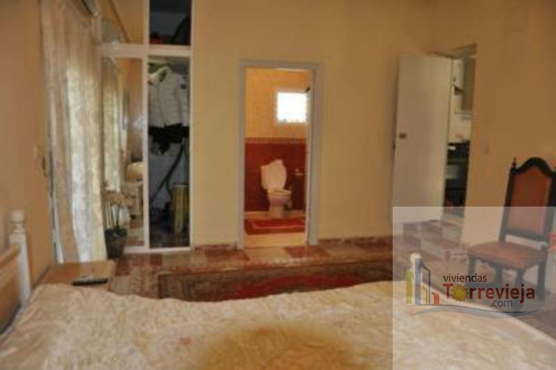 For sale of chalet in Torrevieja