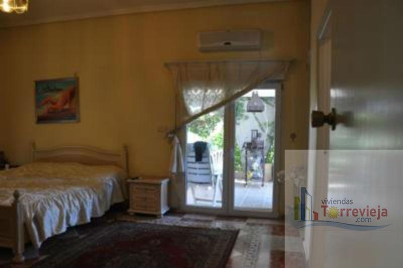 For sale of chalet in Torrevieja