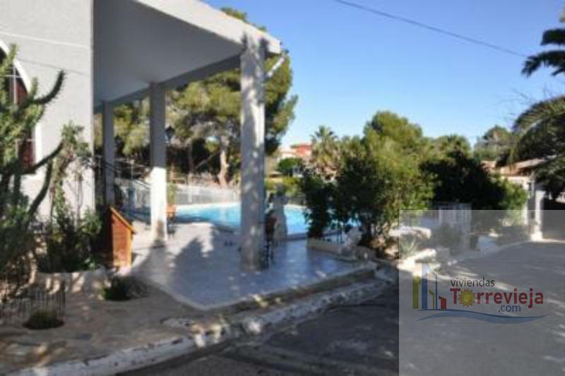 For sale of chalet in Torrevieja