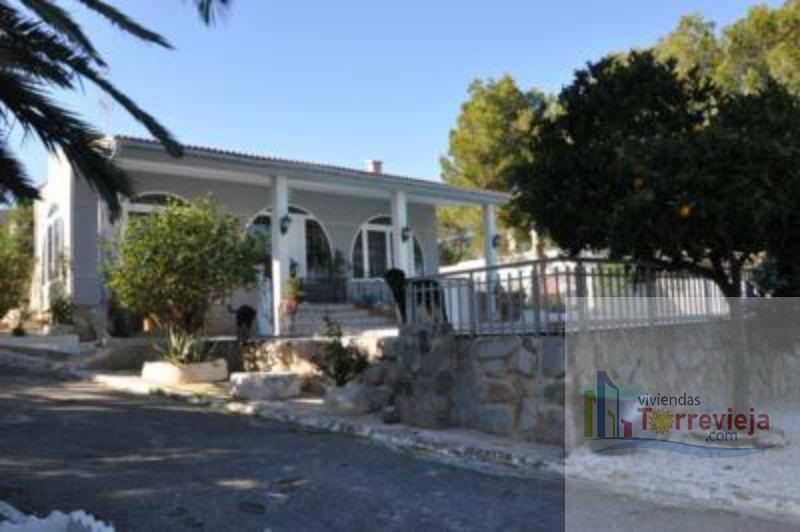 For sale of chalet in Torrevieja