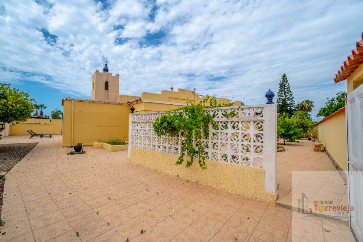For sale of villa in Torrevieja