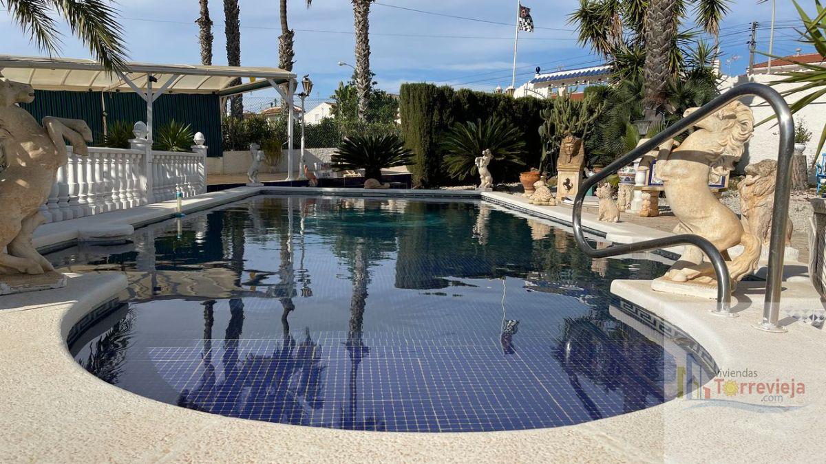 For sale of chalet in Torrevieja