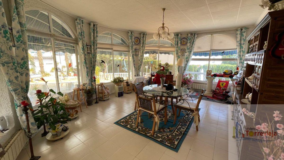 For sale of chalet in Torrevieja