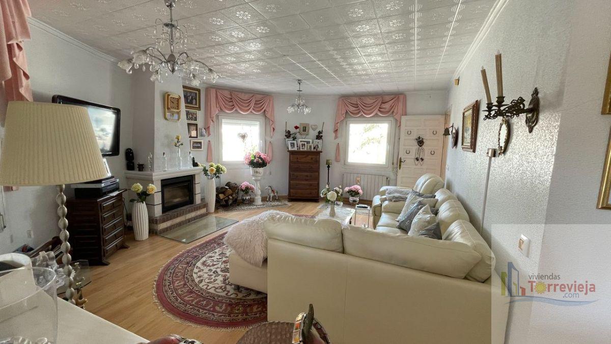 For sale of chalet in Torrevieja