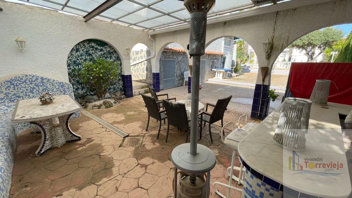 For sale of chalet in Torrevieja