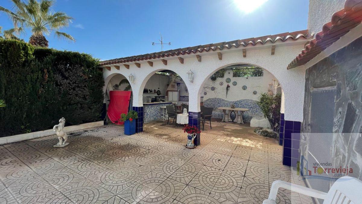 For sale of chalet in Torrevieja