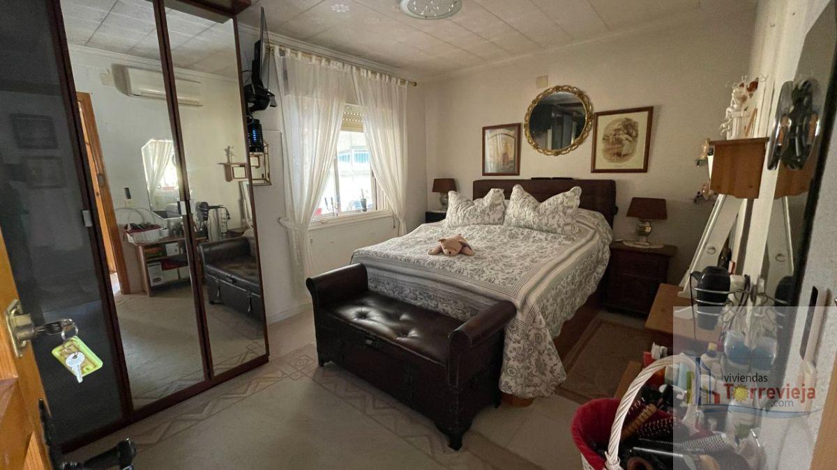 For sale of chalet in Torrevieja