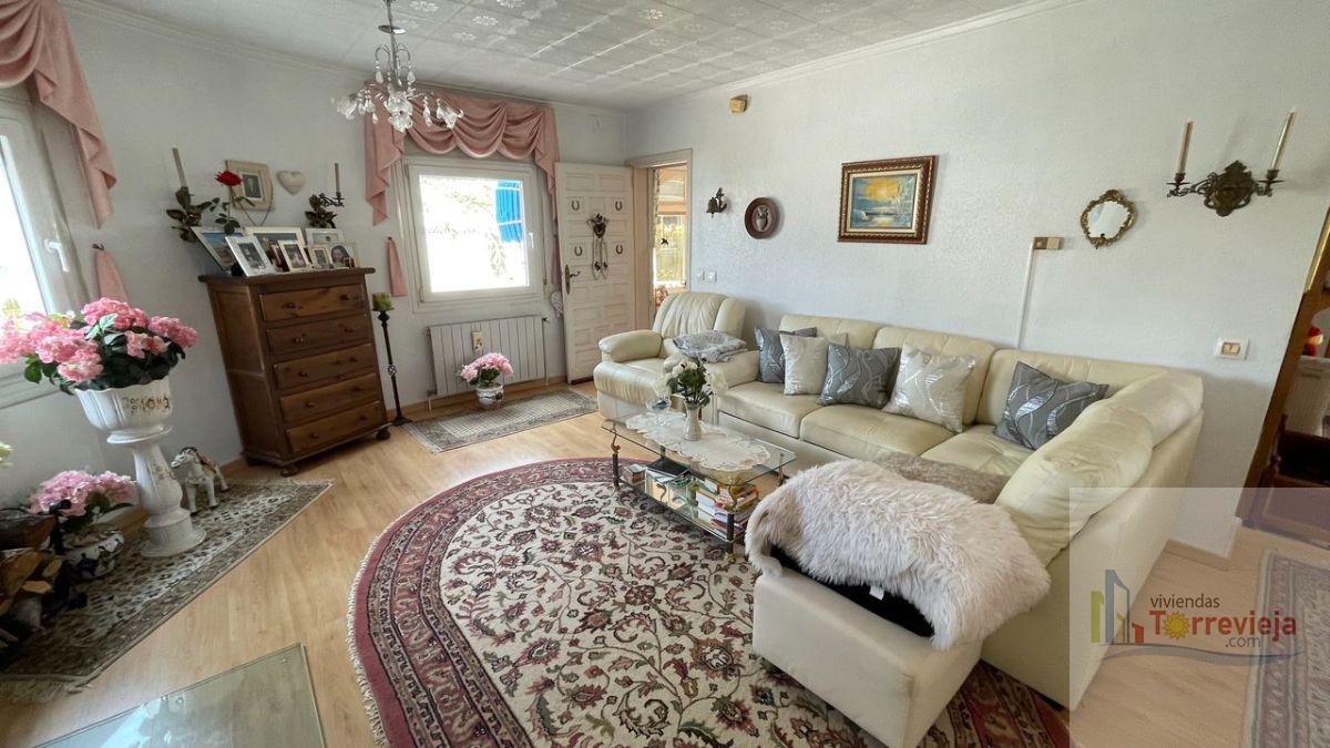 For sale of chalet in Torrevieja